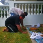 cut-and-plant-the-grass-turfing-installation-greenage-landscaping-singapore